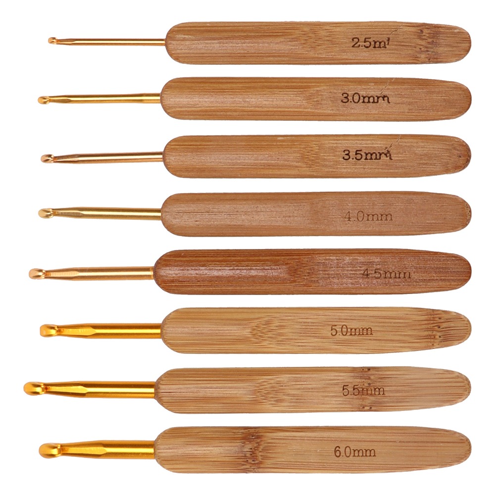 Wooden Crochet Hooks Ergonomic Handle - 8本セット、2.5～6mmのサイズ、金色のヘッド、木製のハンドル、人間工学に基づいたデザインのクロシェ編み針セット。経験豊富な編み物愛好家向け。