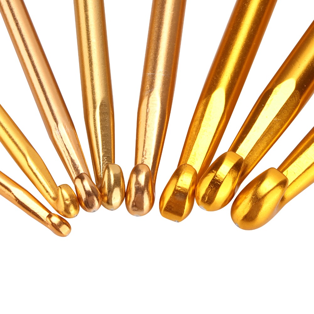 8本セット、2.5～6mmのサイズ、金色のヘッド、木製のハン - Wooden Crochet Hooks Ergonomic Handle のレビューと価格