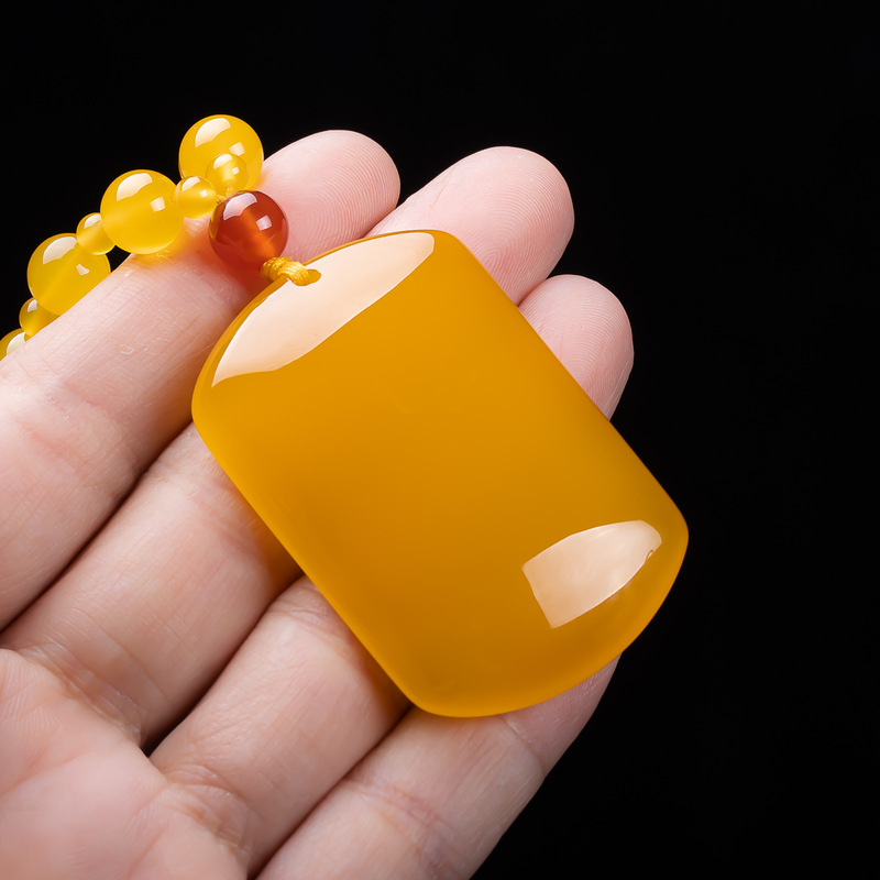 フルカラーのゴールデンカルセドニー製プレーンスクエアペンダン - Beading のレビューと価格